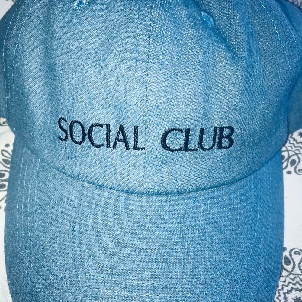 😎 HAT 🧢 - Picture 2 of 2